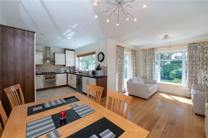 28 Rowan Hill, Mount Oval, Rochestown, Cork