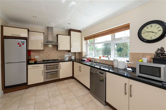 28 Rowan Hill, Mount Oval, Rochestown, Cork