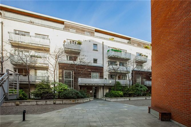 15 Collins Square, Benburb Street, Dublin 7