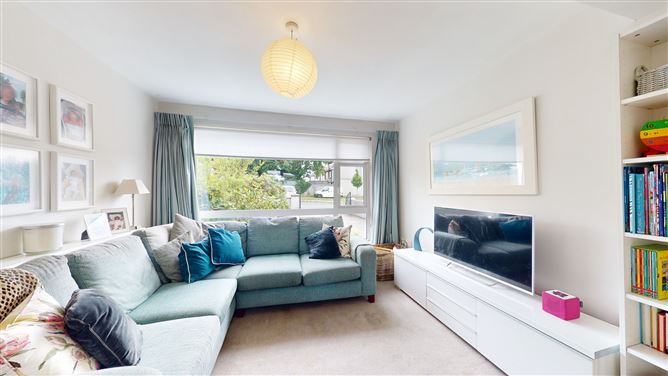 25 Sugarloaf Crescent, Bray, Co. Wicklow