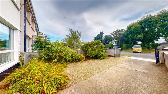 25 Sugarloaf Crescent, Bray, Co. Wicklow
