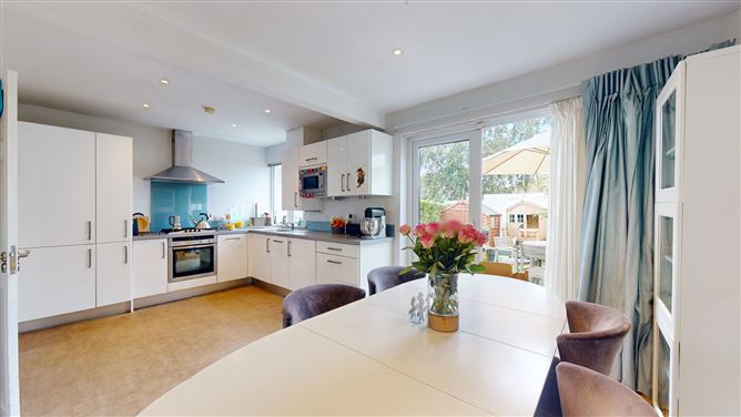 25 Sugarloaf Crescent, Bray, Co. Wicklow