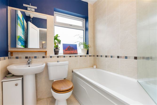 35 Kingston Grove, Ballinteer, Dublin 16
