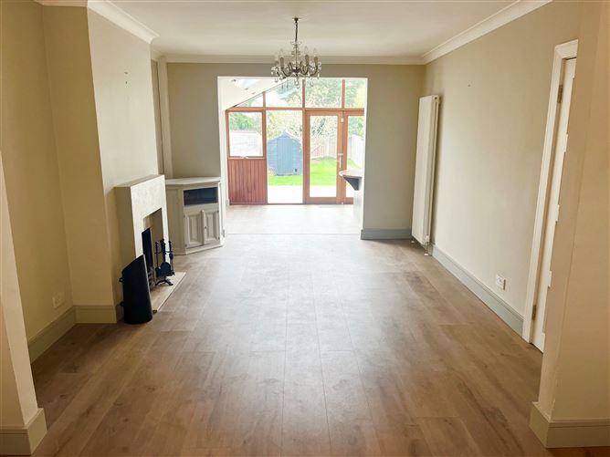 https://photos-a.propertyimages.ie/media/8/9/3/4962398/55dc72a6-e06d-41a2-b4f5-01c4e9fc2b8a_l.jpg
