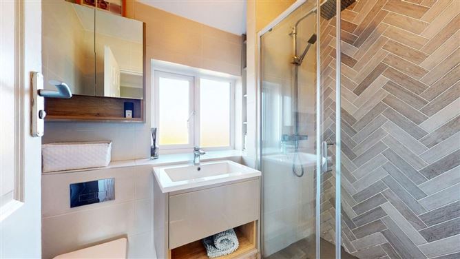 https://photos-a.propertyimages.ie/media/8/9/3/4962398/55dc72a6-e06d-41a2-b4f5-01c4e9fc2b8a_l.jpg