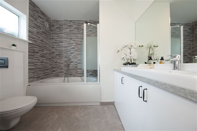 https://photos-a.propertyimages.ie/media/8/9/3/5017398/0a446b9d-d8da-400f-9c16-300626335e60_l.jpg