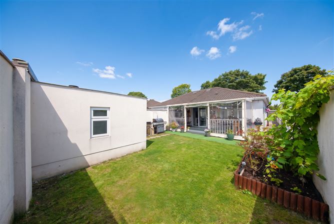 https://photos-a.propertyimages.ie/media/8/9/3/5017398/0a446b9d-d8da-400f-9c16-300626335e60_l.jpg