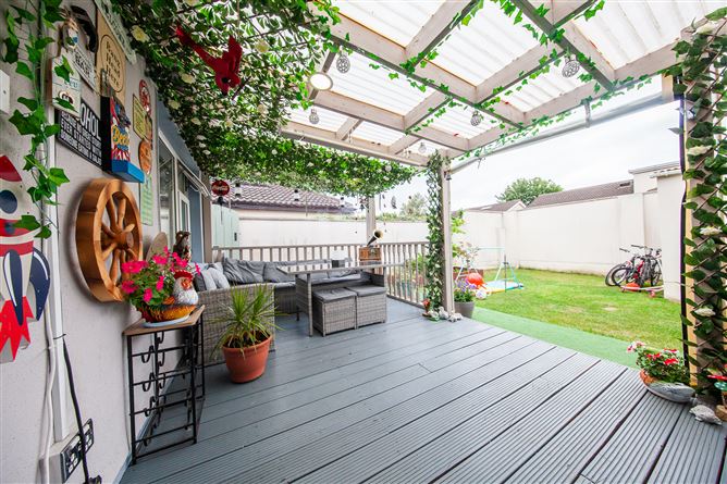 https://photos-a.propertyimages.ie/media/8/9/3/5017398/0a446b9d-d8da-400f-9c16-300626335e60_l.jpg