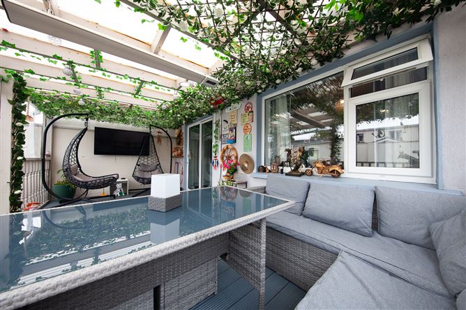 https://photos-a.propertyimages.ie/media/8/9/3/5017398/0a446b9d-d8da-400f-9c16-300626335e60_l.jpg