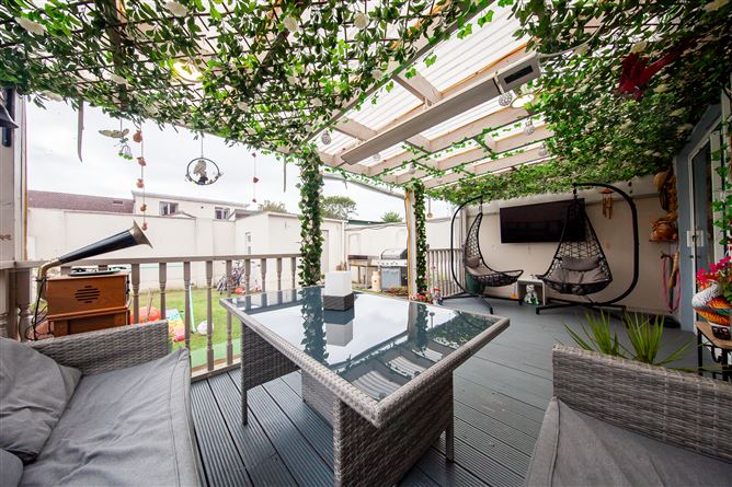 https://photos-a.propertyimages.ie/media/8/9/3/5017398/0a446b9d-d8da-400f-9c16-300626335e60_l.jpg