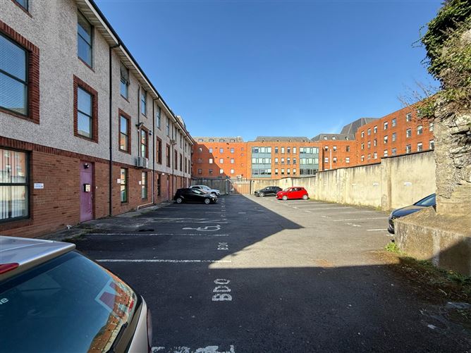 https://photos-a.propertyimages.ie/media/8/9/4/4928498/802d490a-44df-424c-aab2-1dbd989344da_l.jpg