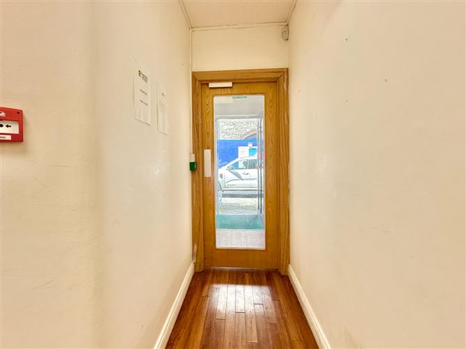 https://photos-a.propertyimages.ie/media/8/9/4/4928498/802d490a-44df-424c-aab2-1dbd989344da_l.jpg