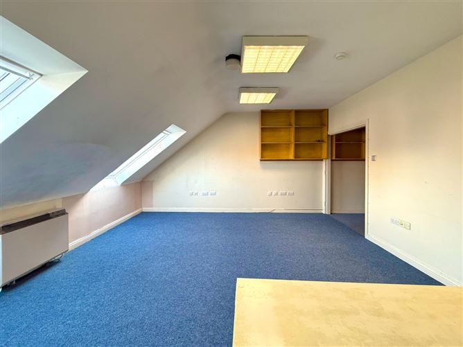 https://photos-a.propertyimages.ie/media/8/9/4/4928498/802d490a-44df-424c-aab2-1dbd989344da_l.jpg