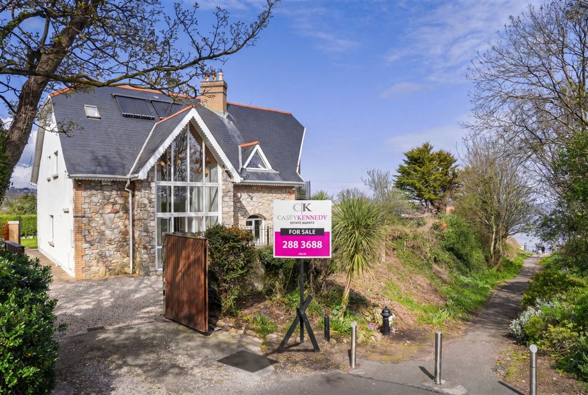 Findore, Corbawn Lane, Shankill, Dublin 18