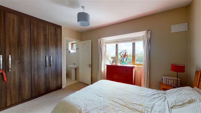23 Glenbourne Grove, Leopardstown, Dublin 18