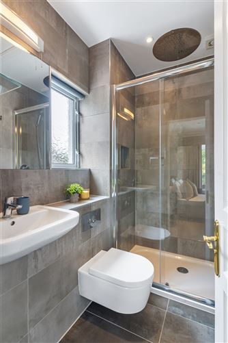 Photo 15 of 24 — 33 Holmwood, Brennanstown Road, Dublin 18
