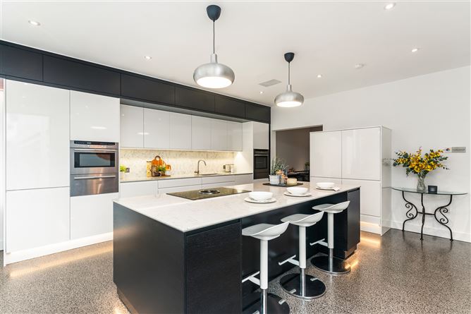 Photo 8 of 24 — 33 Holmwood, Brennanstown Road, Dublin 18