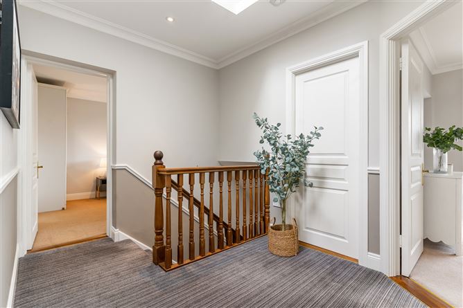 Photo 13 of 24 — 33 Holmwood, Brennanstown Road, Dublin 18