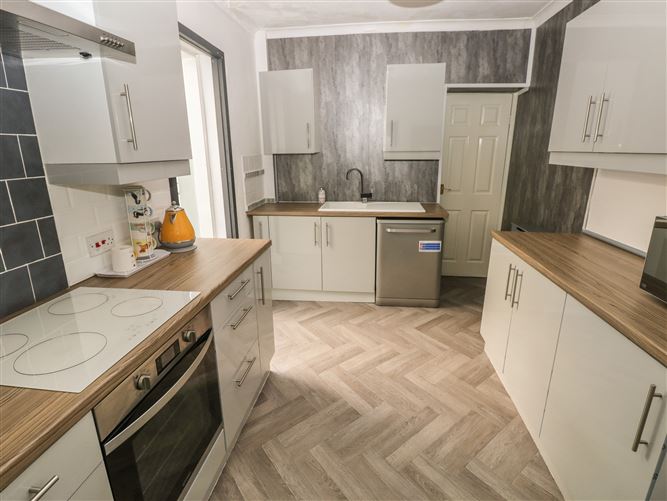 5 Pontardulais Road,Llangennech, Carmarthenshire, Wales