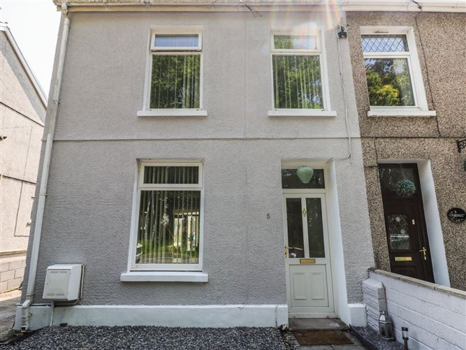 5 Pontardulais Road,Llangennech, Carmarthenshire, Wales