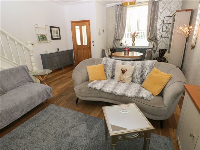 5 Pontardulais Road,Llangennech, Carmarthenshire, Wales