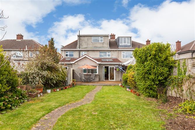 36 Pinewood Avenue, Glasnevin, Dublin 11.
