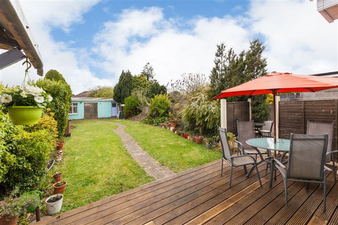 36 Pinewood Avenue, Glasnevin, Dublin 11.
