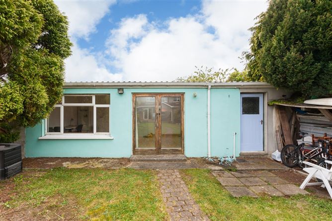 36 Pinewood Avenue, Glasnevin, Dublin 11.
