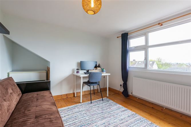 36 Pinewood Avenue, Glasnevin, Dublin 11.
