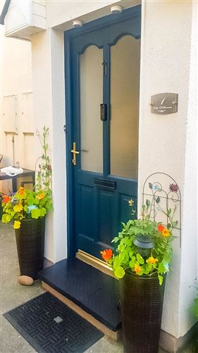 Apt 1, Valley Of The Diamonds, Pier Rd, Enniscrone, Co. Sligo.