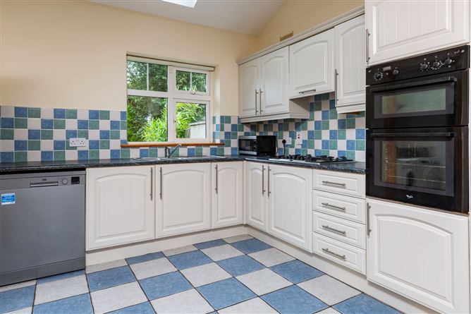 51 Woodview, Castlebridge, Co. Wexford