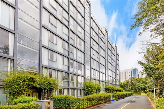 111 The Links, Elmpark Green, Merrion, Dublin 4
