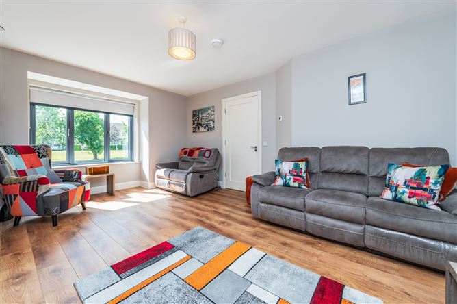 https://photos-a.propertyimages.ie/media/8/9/7/5019798/c63ac39a-a25a-494e-8cef-6790f95ef971_l.jpg