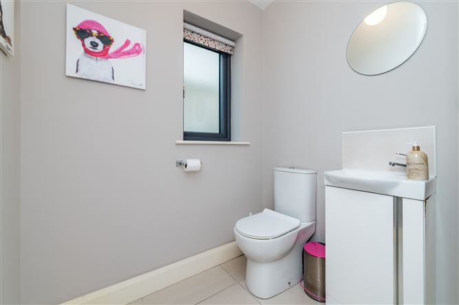 https://photos-a.propertyimages.ie/media/8/9/7/5019798/c63ac39a-a25a-494e-8cef-6790f95ef971_l.jpg