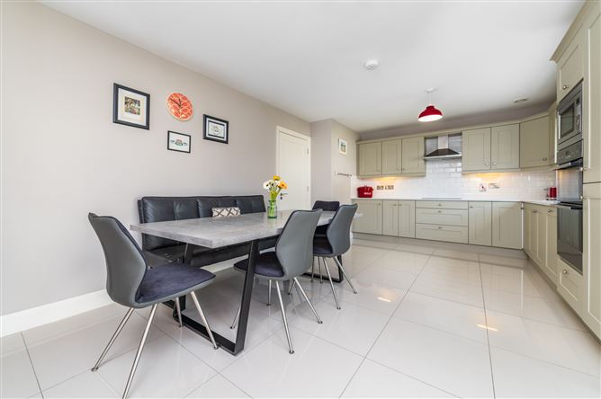 https://photos-a.propertyimages.ie/media/8/9/7/5019798/c63ac39a-a25a-494e-8cef-6790f95ef971_l.jpg