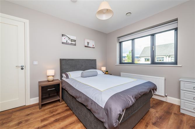 https://photos-a.propertyimages.ie/media/8/9/7/5019798/c63ac39a-a25a-494e-8cef-6790f95ef971_l.jpg