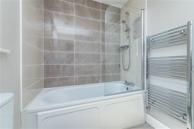 https://photos-a.propertyimages.ie/media/8/9/7/5019798/c63ac39a-a25a-494e-8cef-6790f95ef971_l.jpg