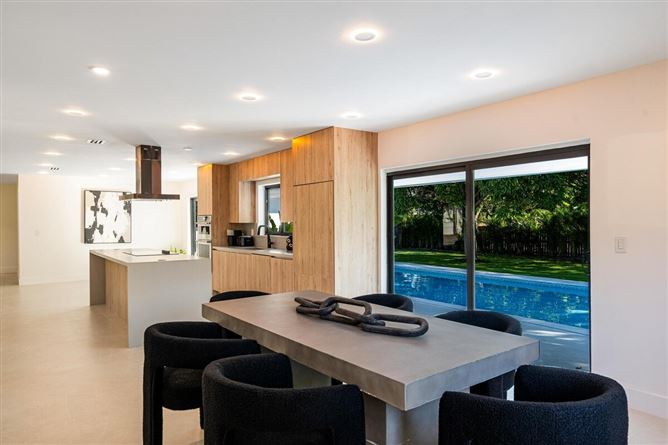 Photo 8 of 10 — Teak & Turquoise,Miami,Florida,USA