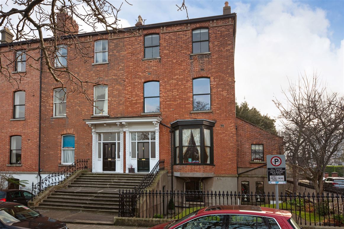 Rear Basement Apartment, 1 Eaton Square, Monkstown, Co. Dublin