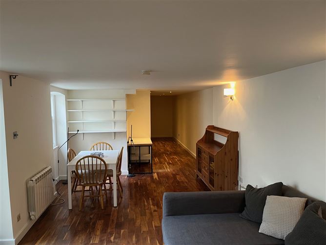 Rear Basement Apartment, 1 Eaton Square, Monkstown, Co. Dublin
