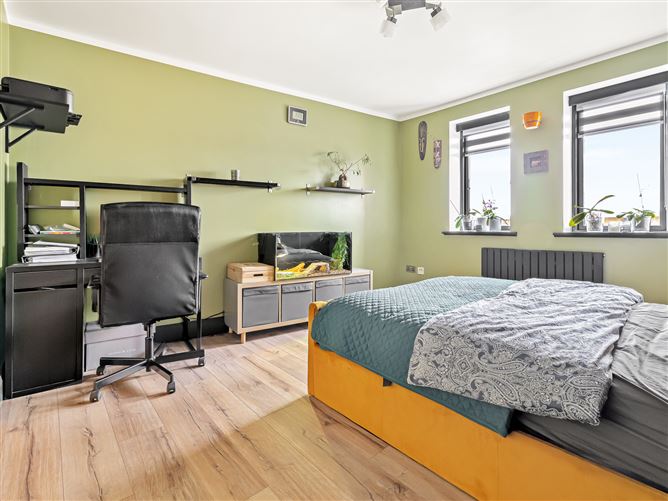 2 Castlegate House, Adamstown, Dublin