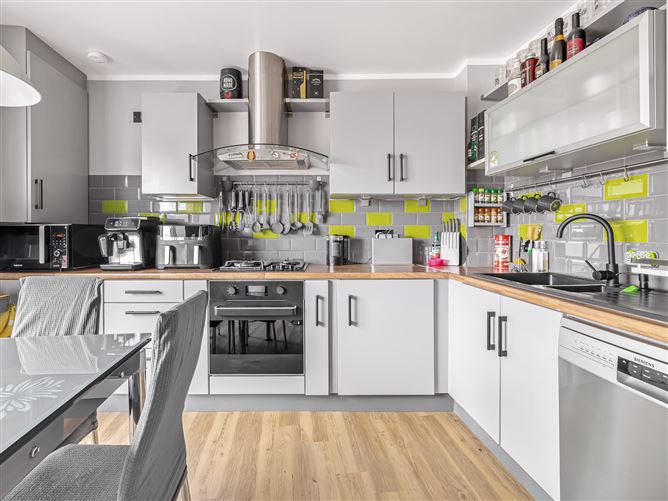 2 Castlegate House, Adamstown, Dublin