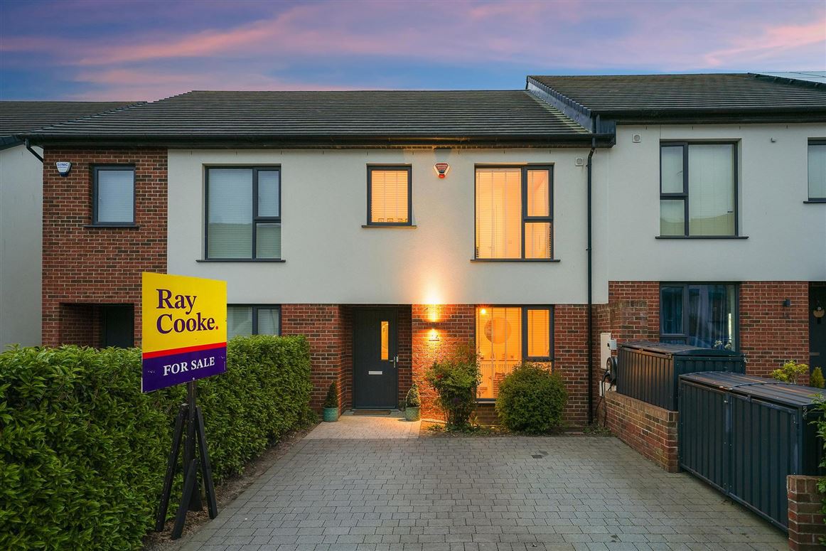 16 Graydon Crescent, Newcastle, Co. Dublin