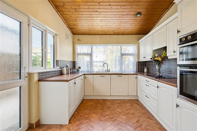 Photo 7 of 29 — 31 Donaghmede Road, Donaghmede, Dublin 13