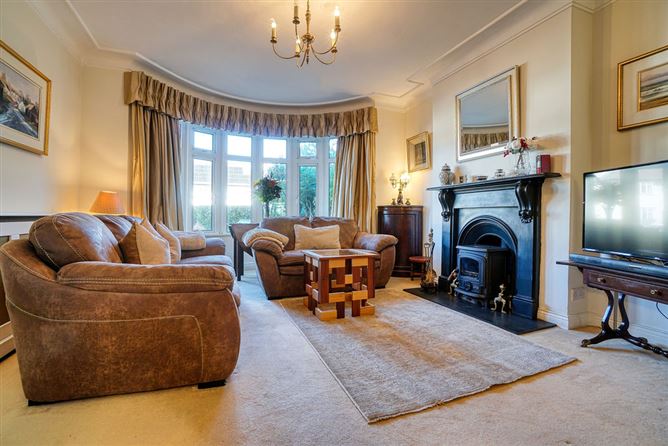 6 Chestnut Road, Mount Merrion, County Dublin