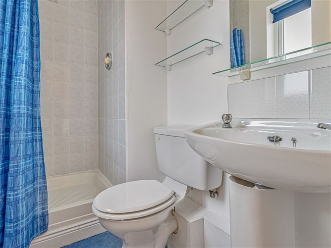 6 The Crescent, College Farm, Newbridge, Kildare
