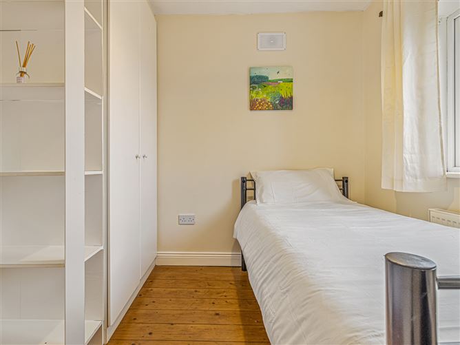 6 The Crescent, College Farm, Newbridge, Kildare