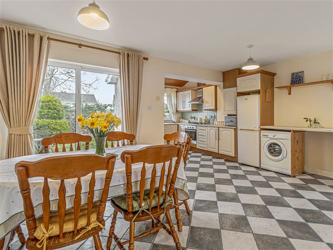 6 The Crescent, College Farm, Newbridge, Kildare