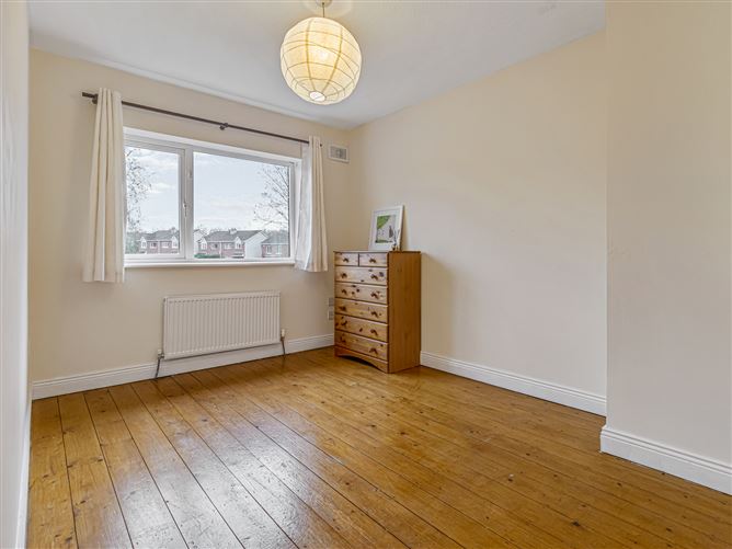 6 The Crescent, College Farm, Newbridge, Kildare