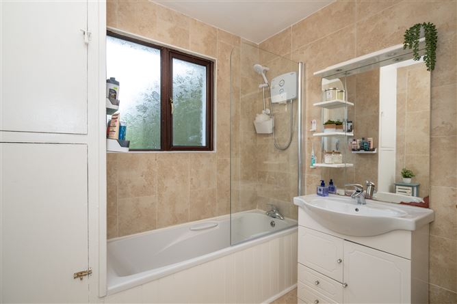 67 Rosewood, Ballincollig, Cork